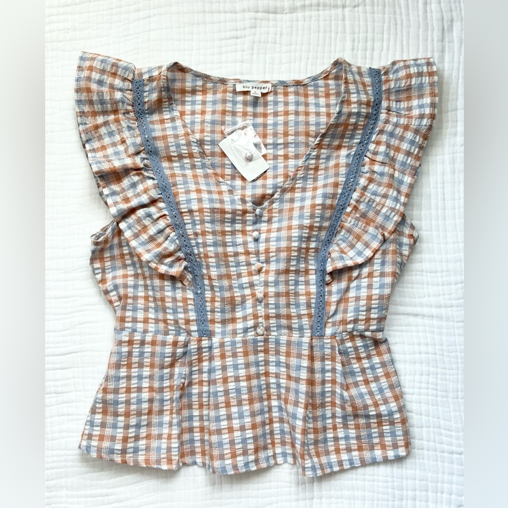 Blu Pepper NWT checkered peplum top -Size Large (fits more like a Medium)